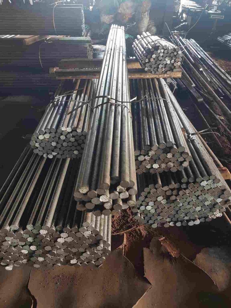 Tác động của biến động tỷ giá đến giá thép tròn trơn SS400